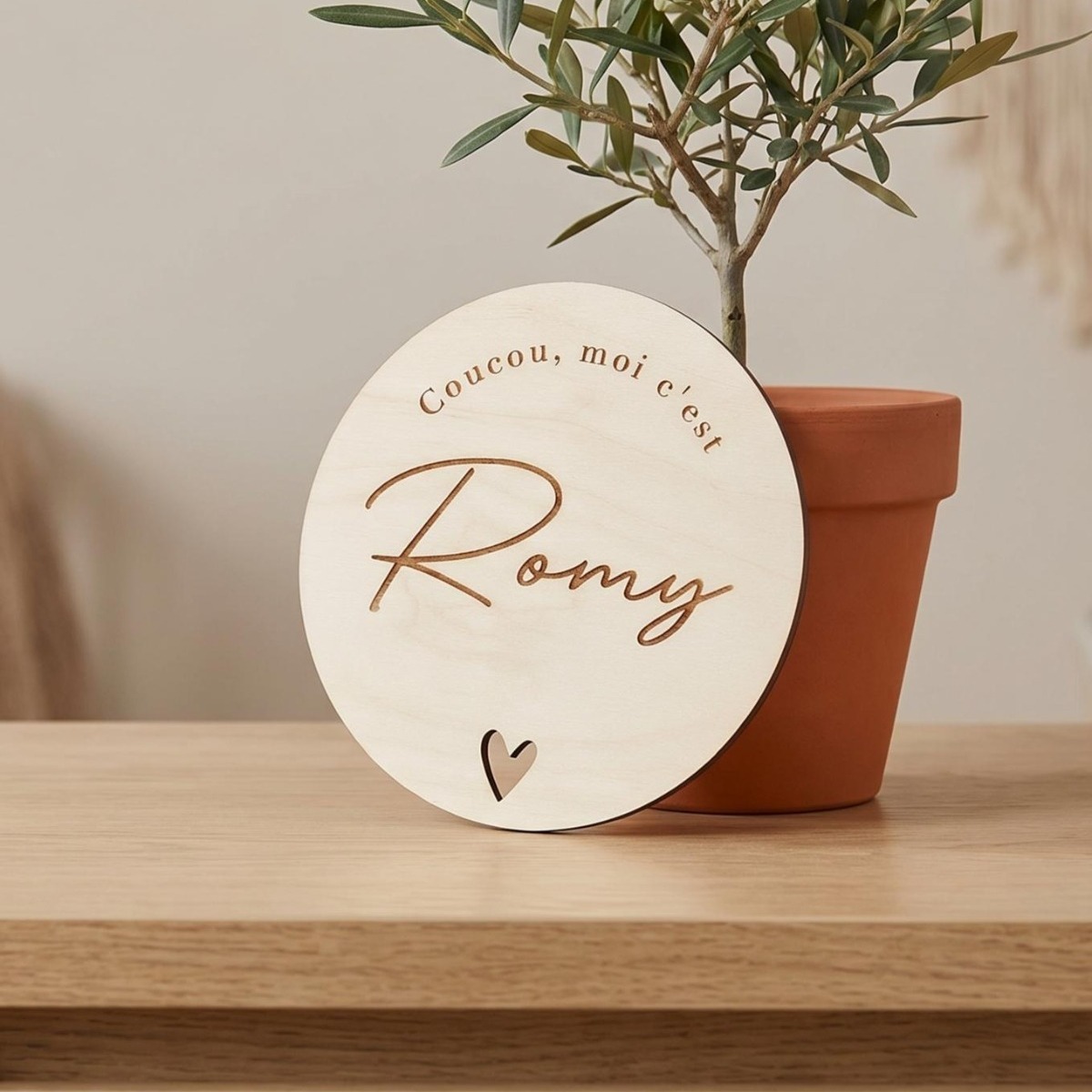 Custom Round Wooden Name Plaqu - Baby Nursery Name Sign recension och pris